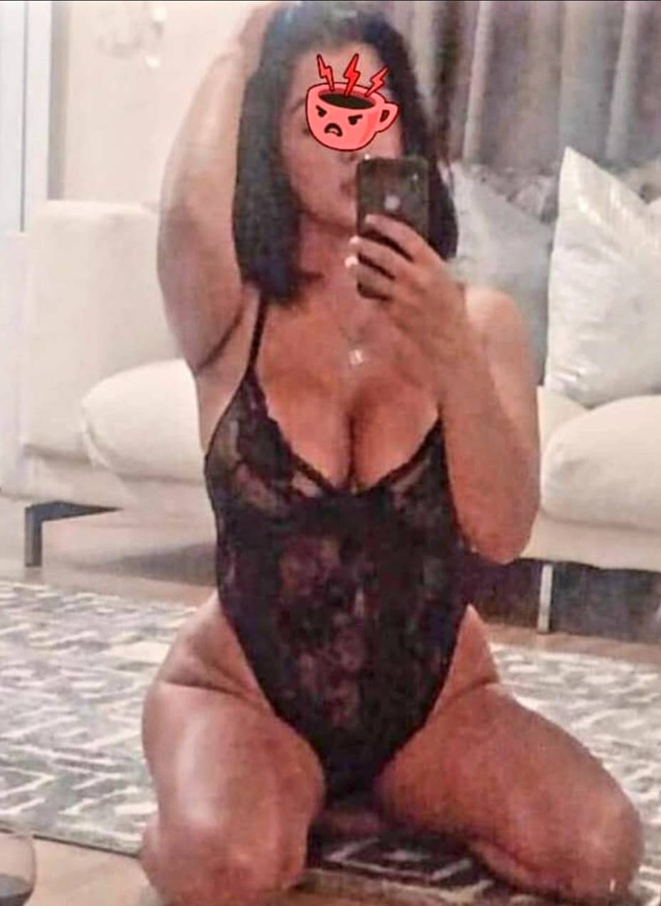 Taksim Escort Şebnem İle Şehvetli Saatler Geçirin